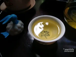 Cách pha trà bằng lá trà hoặc túi trà